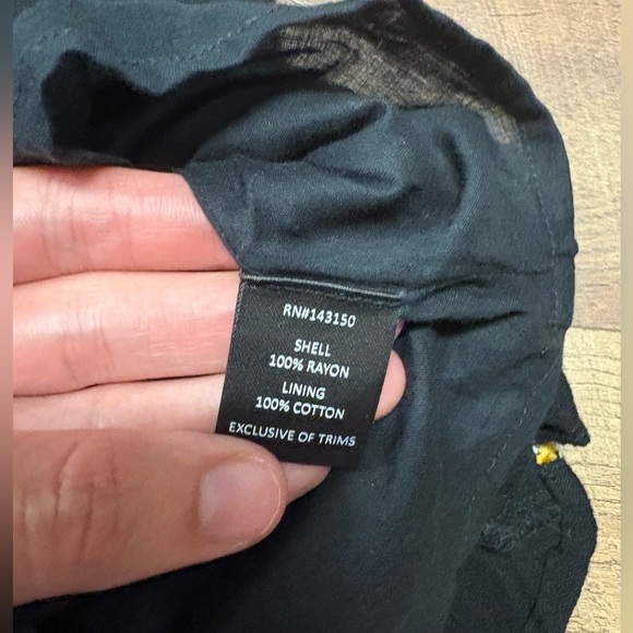 NWT Chloe Oliver “Gia” 2 Piece Set W/ Embroidery Size Small - Picture 7 of 7